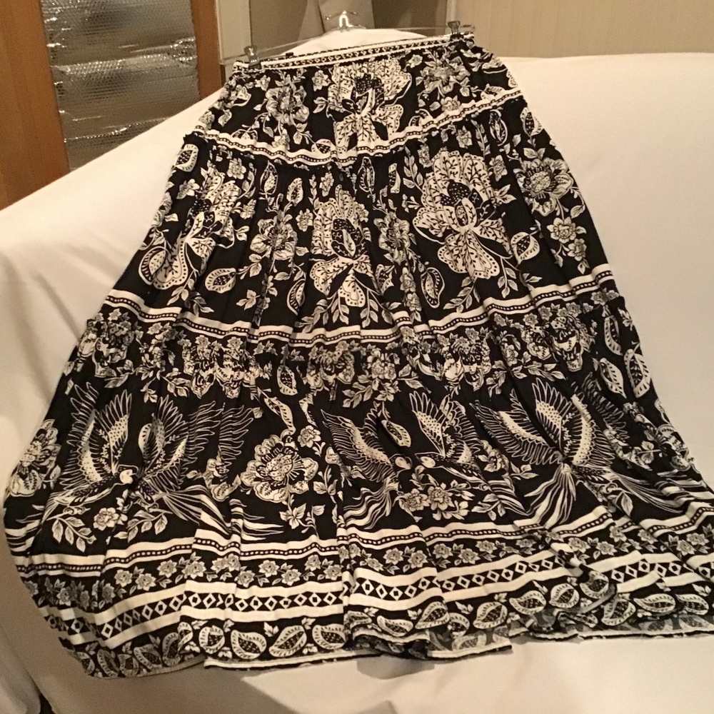 Rachel Zoe Black /White Tiered BoHo Skirt NWT Small